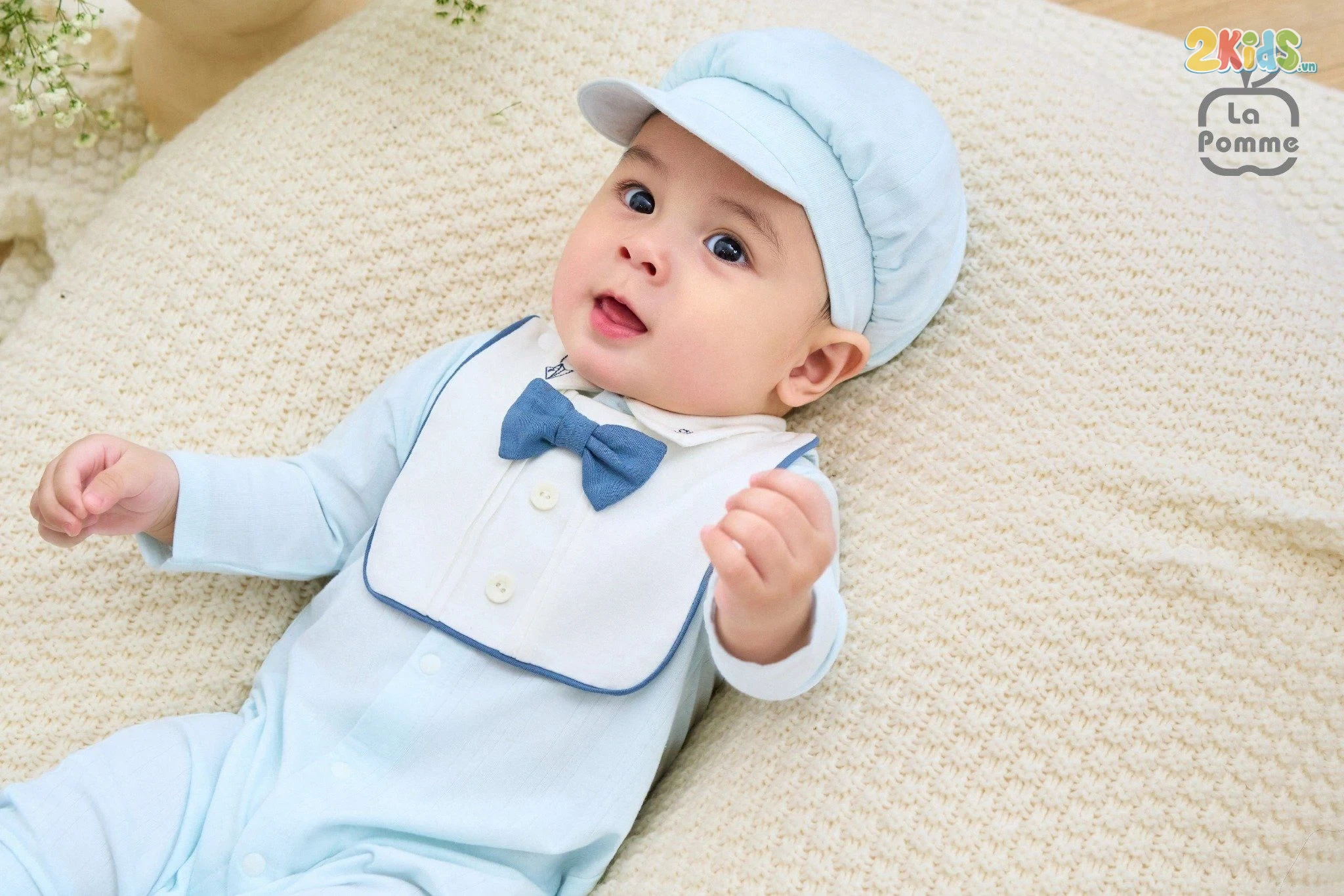 Bộ body sơ sinh La Pomme dài tay kèm mũ Deluxe thêu cổ