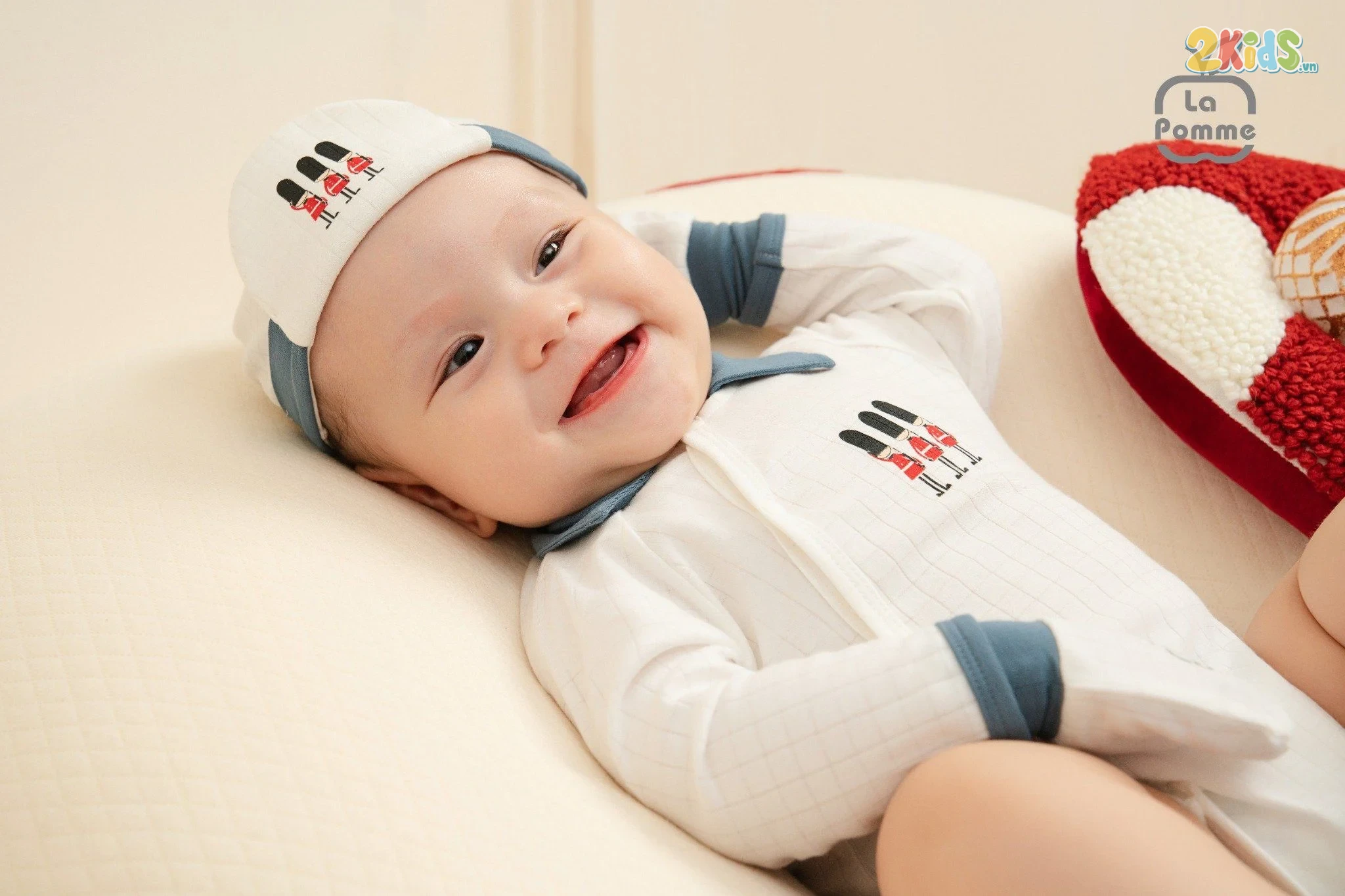 Bộ bodysuit sơ sinh La Pomme kèm quần chú lính chì