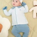 Bộ quần áo sơ sinh La Pomme dài tay cúc giữa cổ Peter Pan