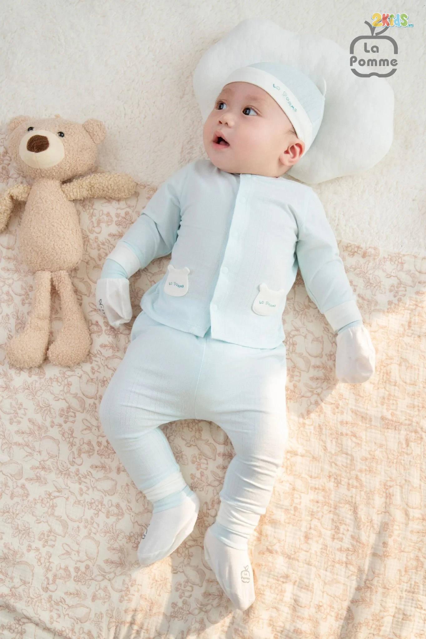 Bộ quần áo sơ sinh La Pomme dài tay cúc giữa gấu con