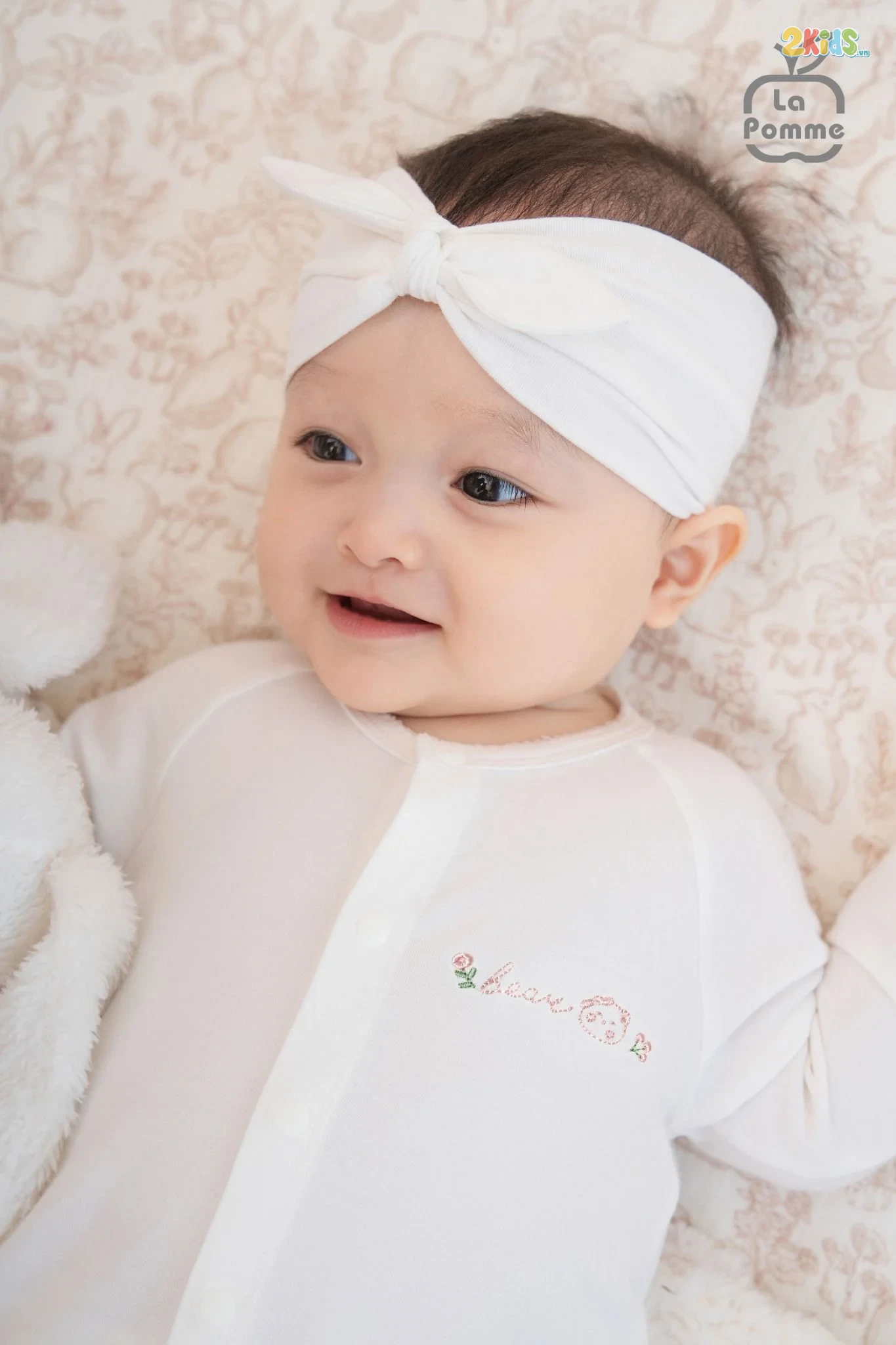 Bộ quần áo sơ sinh La Pomme dài tay cúc giữa gấu nhỏ