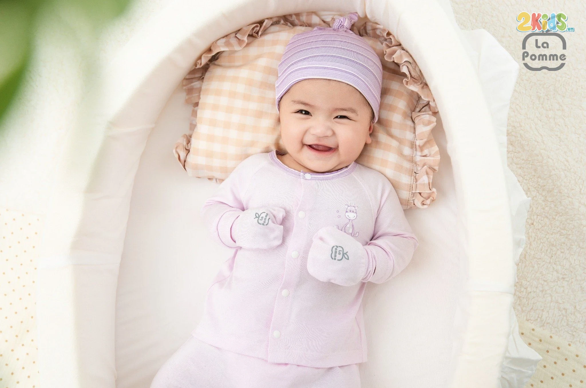 Bộ quần áo sơ sinh La Pomme dài tay cúc giữa phối viền