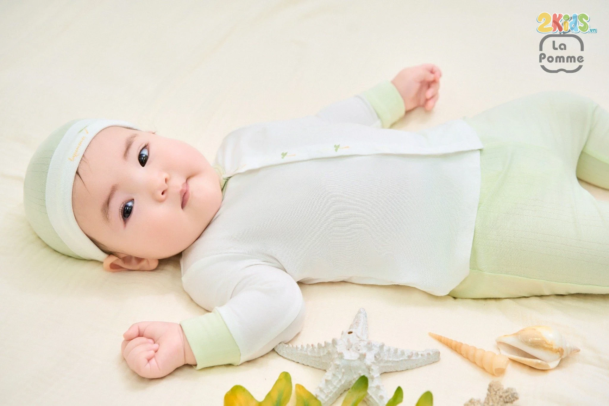 Bộ quần áo sơ sinh La Pomme dài tay cúc thẳng mùa hè của bé