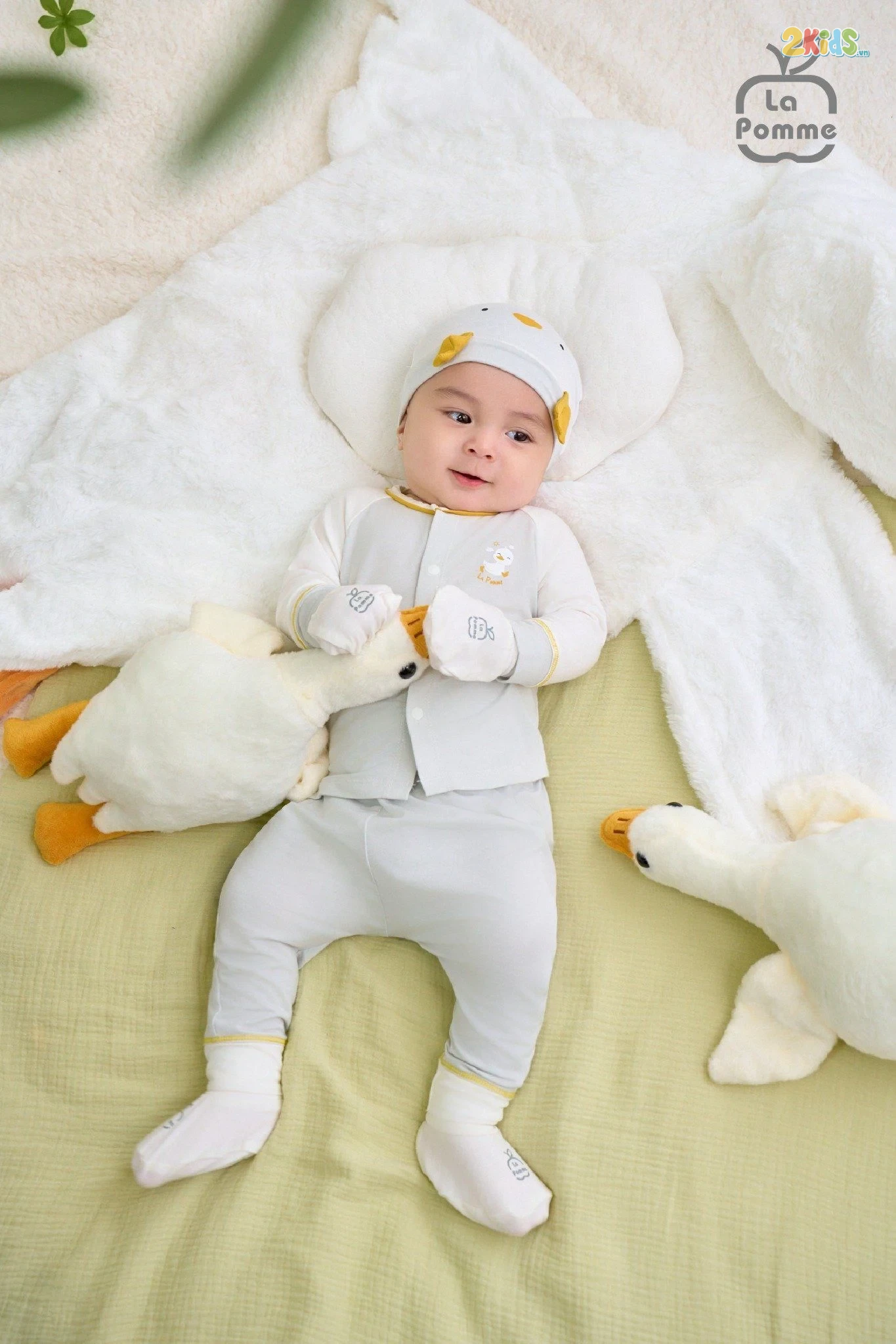 Bộ quần áo sơ sinh La Pomme dài tay cúc thẳng ngỗng con