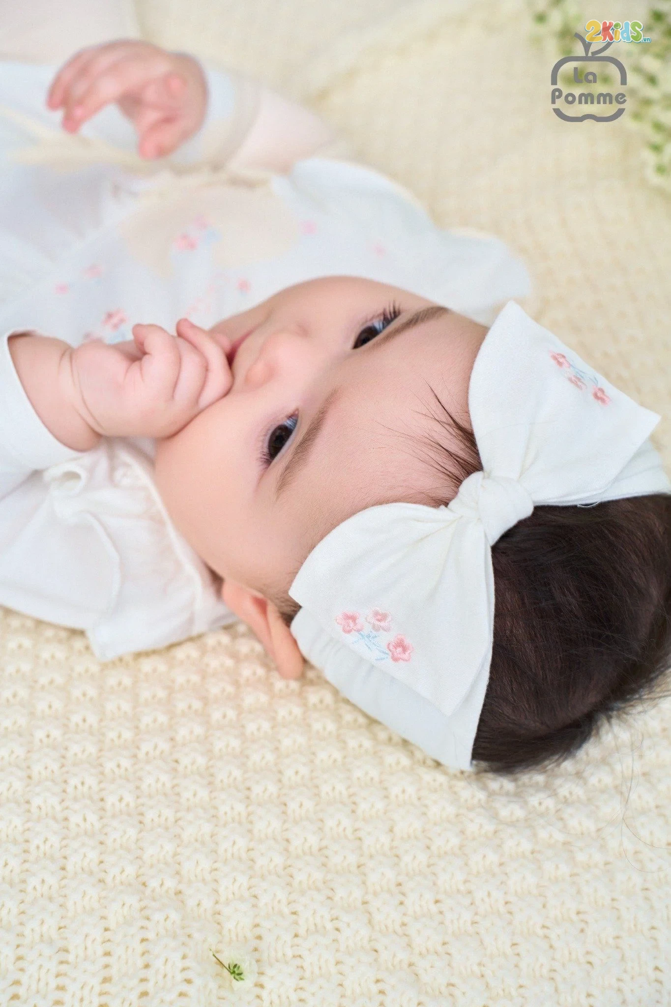 Bộ quần áo sơ sinh La Pomme dài tay kèm băng đô hoa nhí