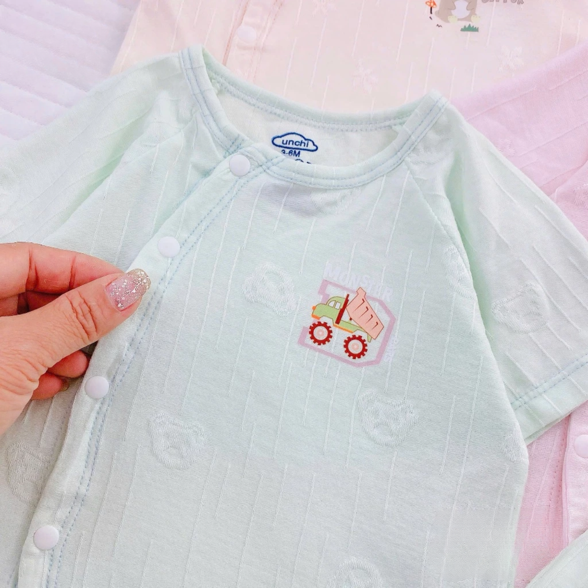 Combo 3 Bộ Quần Áo Sơ Sinh Unchi Cộc Tay Bamboo Vân Nổi