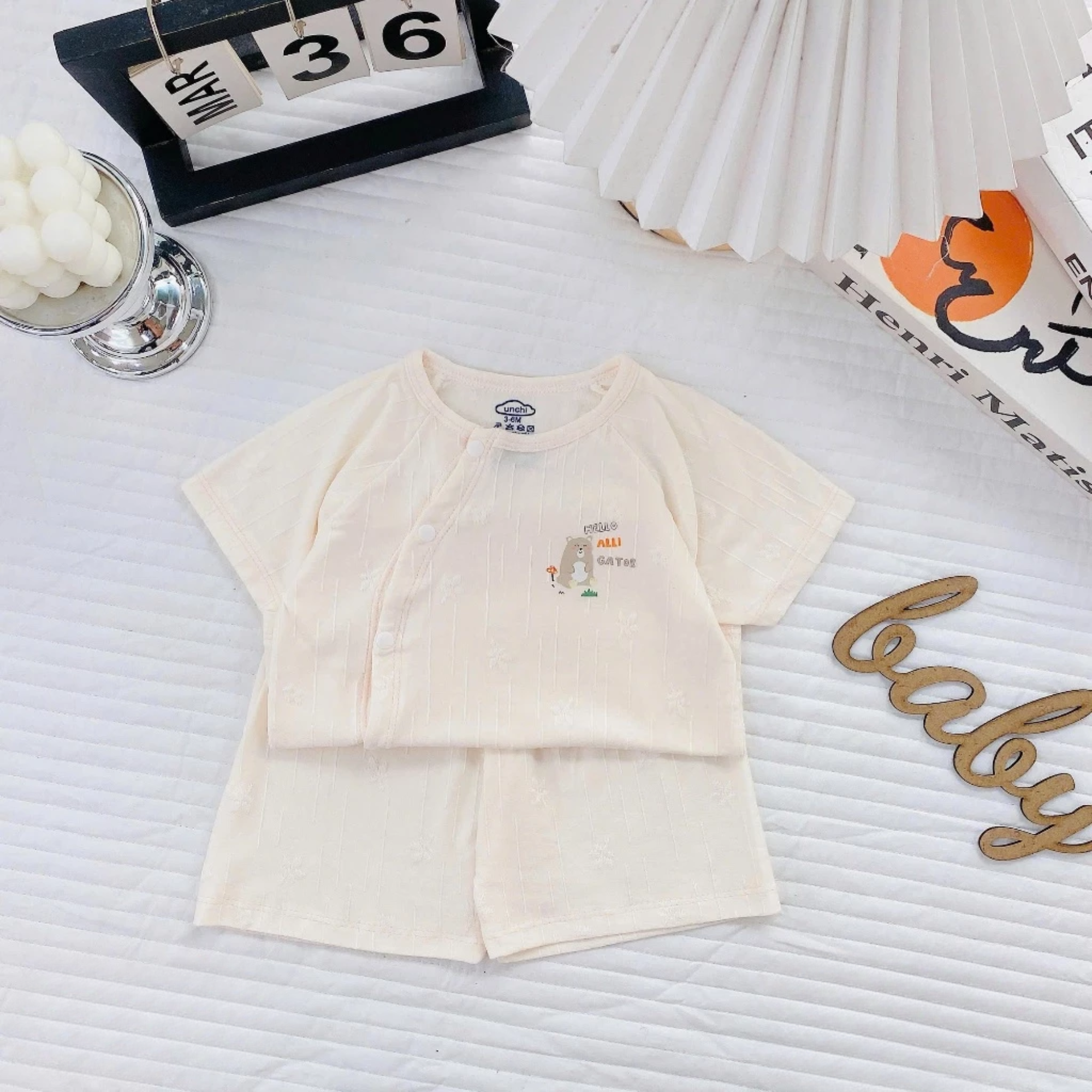 Bộ Quần Áo Sơ Sinh Unchi Cộc Tay Bamboo Vân Nổi