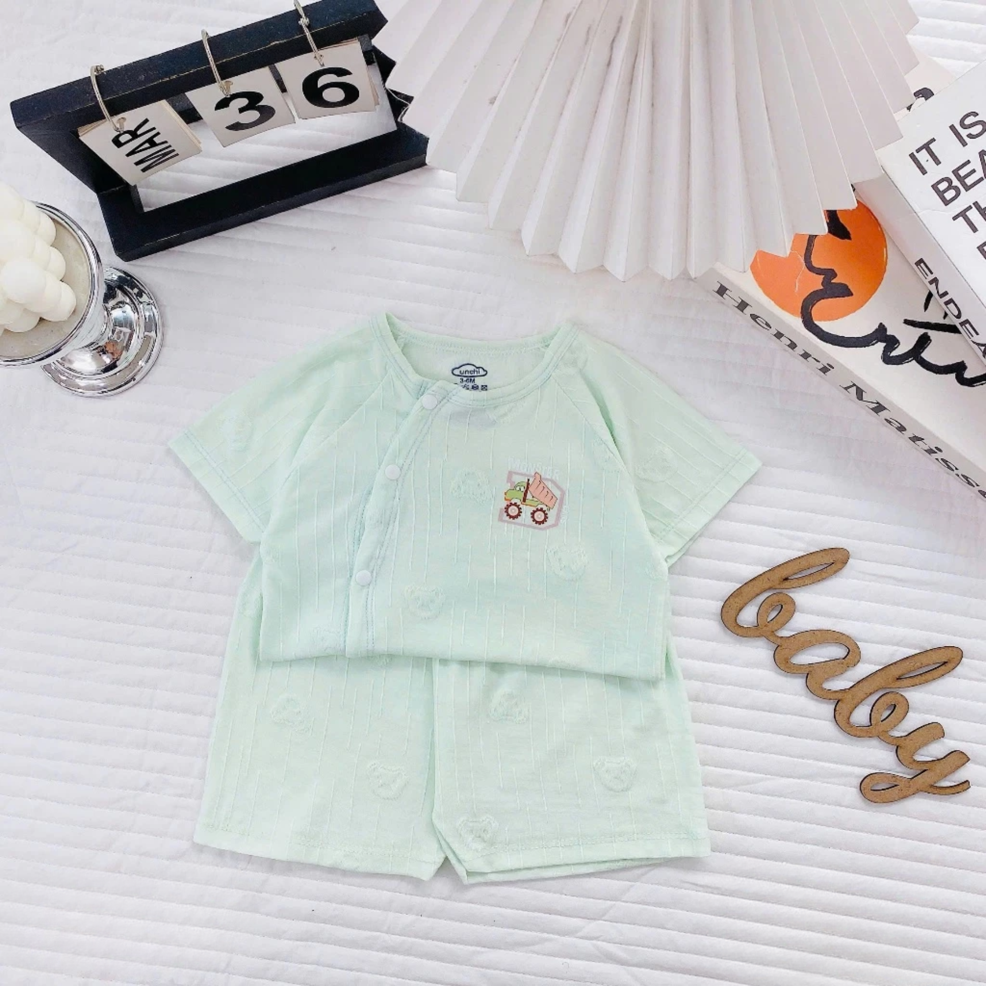 Bộ Quần Áo Sơ Sinh Unchi Cộc Tay Bamboo Vân Nổi