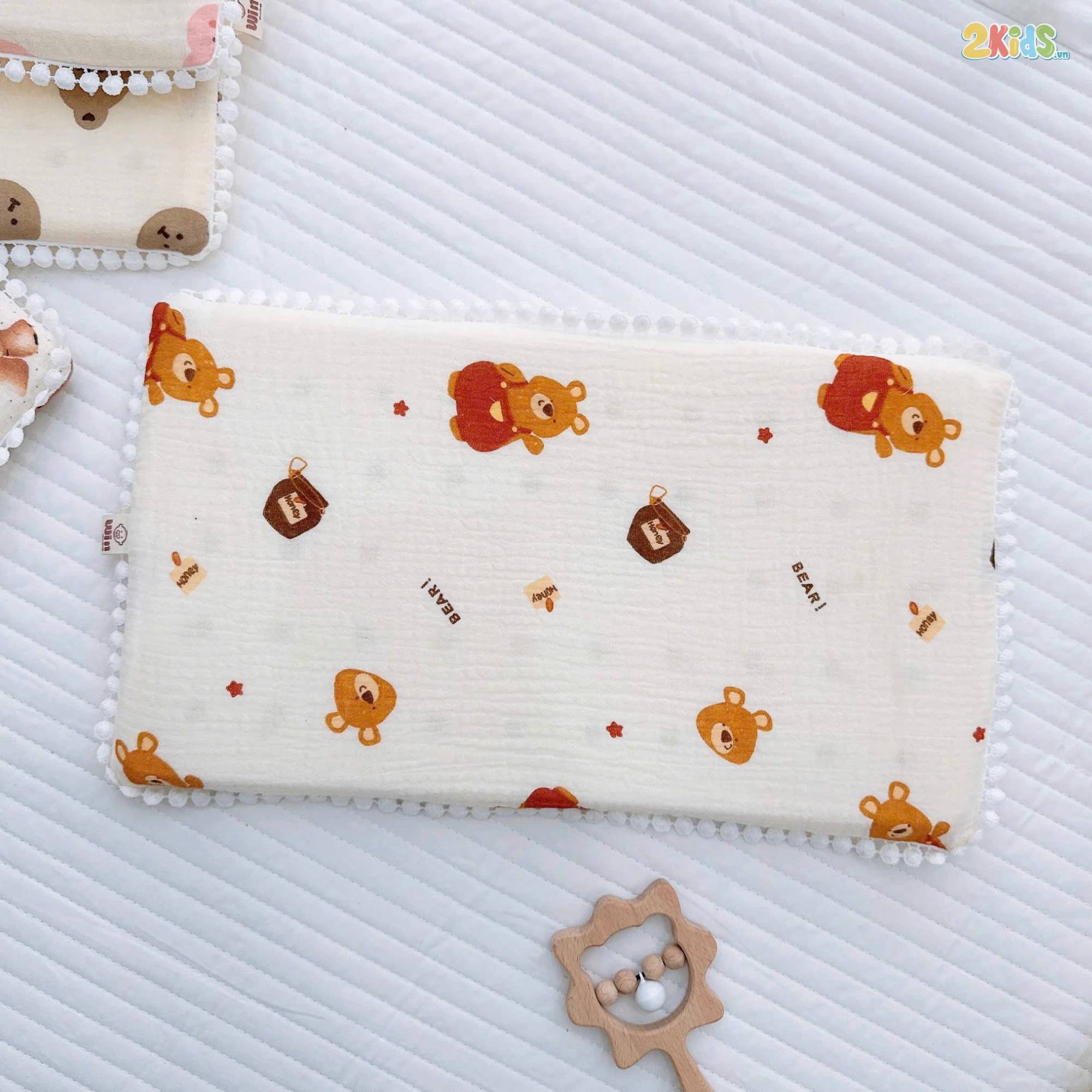 Gối cao su non Win viền ren