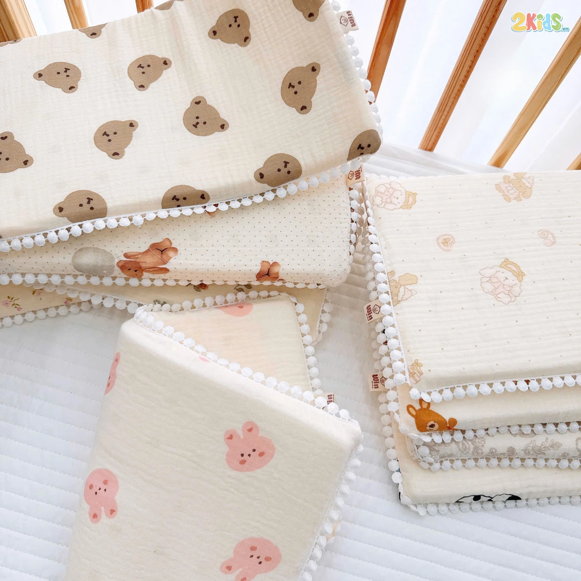 Gối cao su non Win viền ren