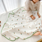 Khăn đa năng xô Muslin 4 lớp thêu viền