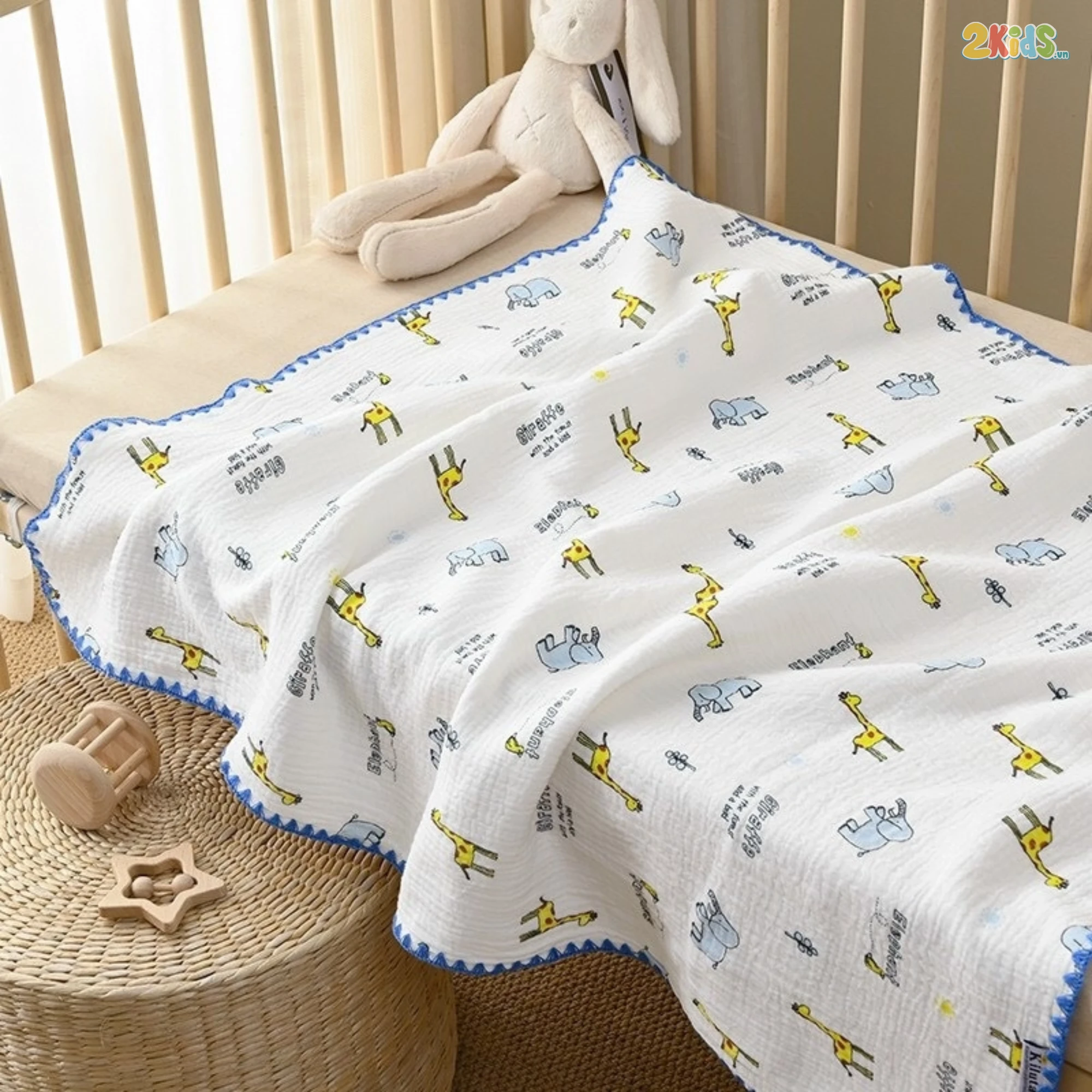 Khăn đa năng xô Muslin 4 lớp thêu viền