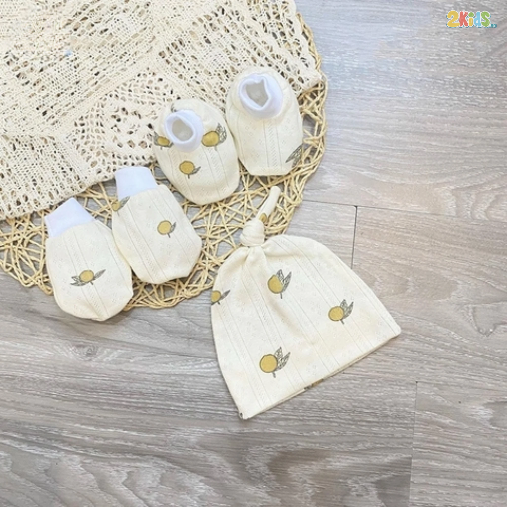 https://2kids.vn/products/set-mu-bao-tay-bao-chan-hoa-tiet-anchee