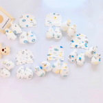 Set mũ bao tay bao chân sợi tre nền trắng in hoạ tiết