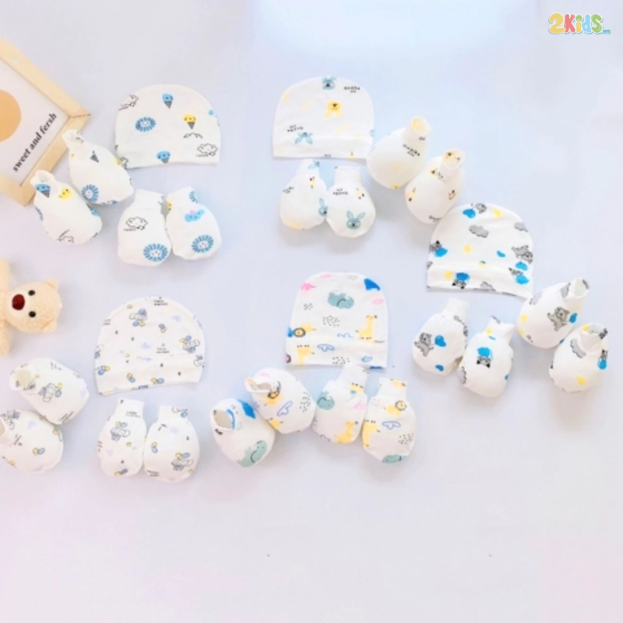 https://2kids.vn/products/set-mu-bao-tay-bao-chan-soi-tre-nen-trang-in-hoa-tiet