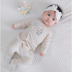 Bộ sơ sinh cài chéo Unbee 2 vạt kín bụng