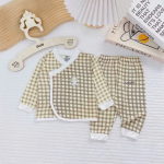 Bộ sơ sinh dài tay Unchi cài lệch hoạ tiết ngộ nghĩnh